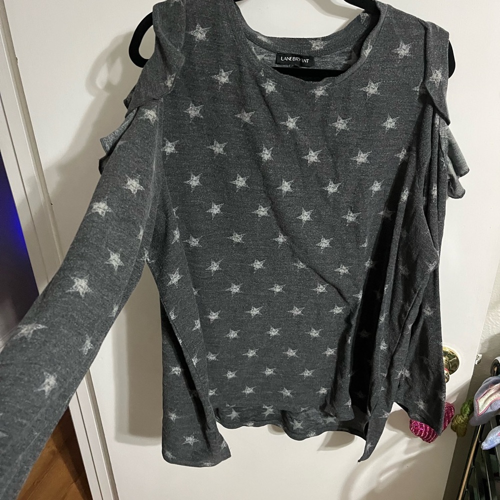 🧡 22/24 Lane Bryant Gray Star Patterned Women's Cold Shoulder Top